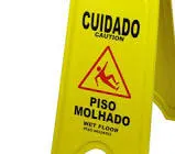 PLACA SINAL PISO MOLHADO